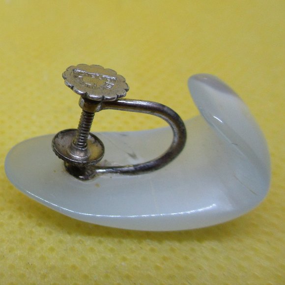 RICHELIEU STERLING SILVER Earrings Richelieu Blue Moonglow1/2 Hoop Screw Back - Picture 13 of 15